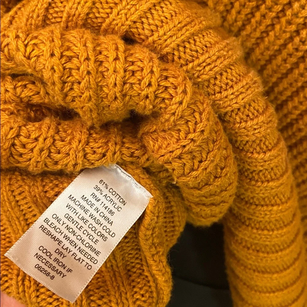 a.n.a Women's Crew Neck Knit Sweater